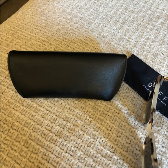 DIFF Sunglasses - Picture 4 of 10